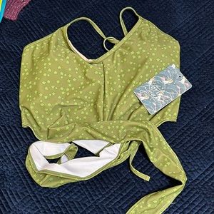 Kortni Jeane tie up top